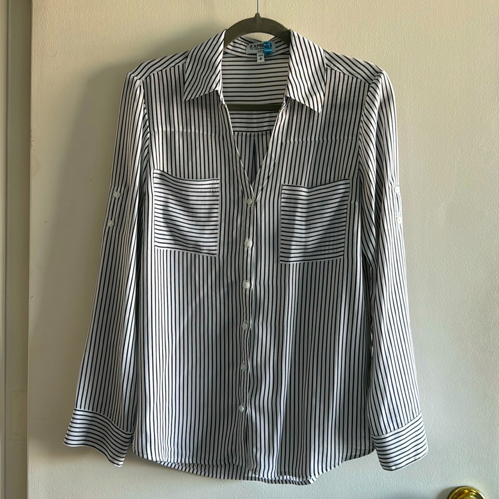 Medium Express black and white striped blouse with adjustible sleeves